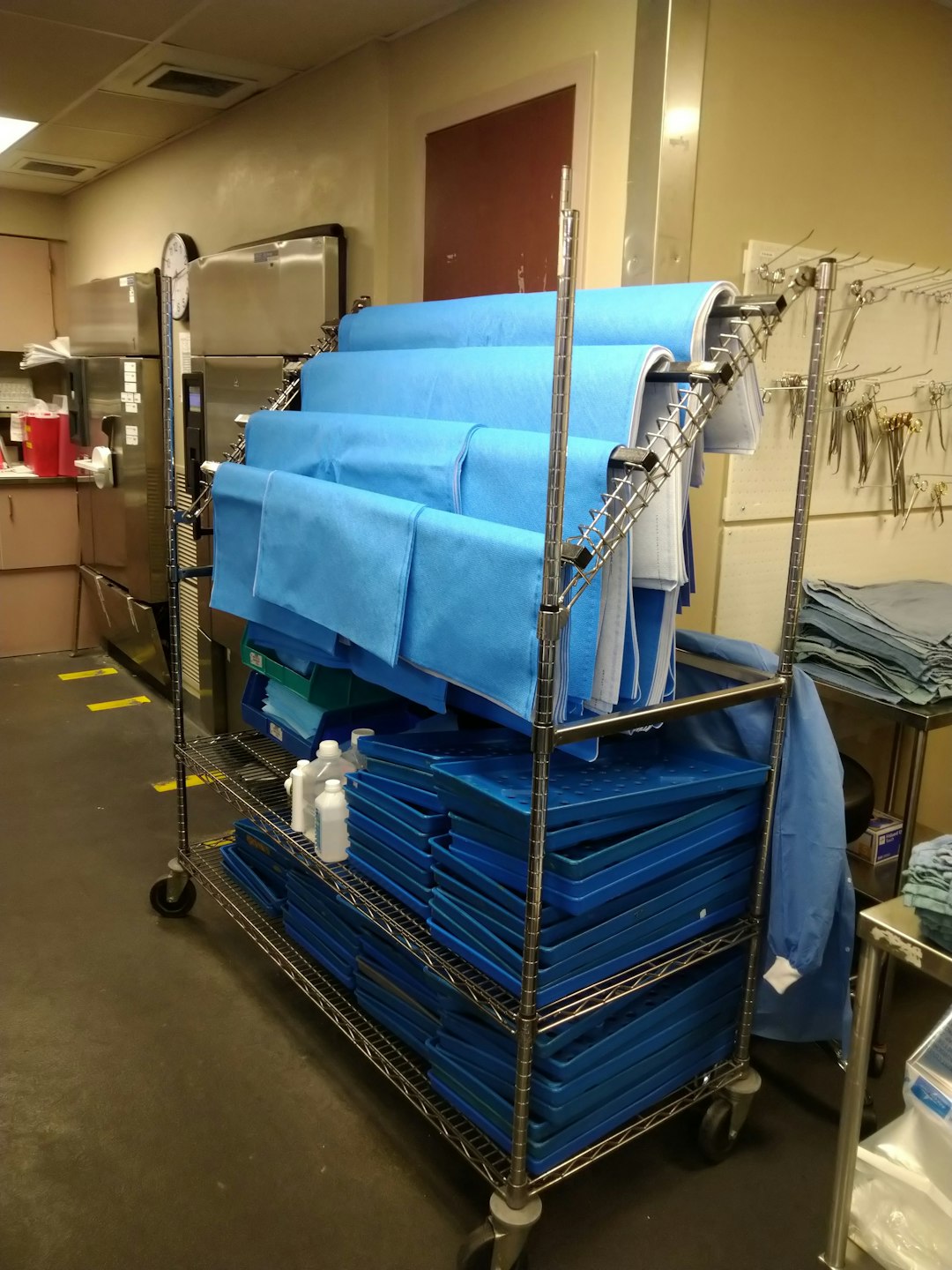 blue-and-gray-wheeled-cart-9urrih1hply